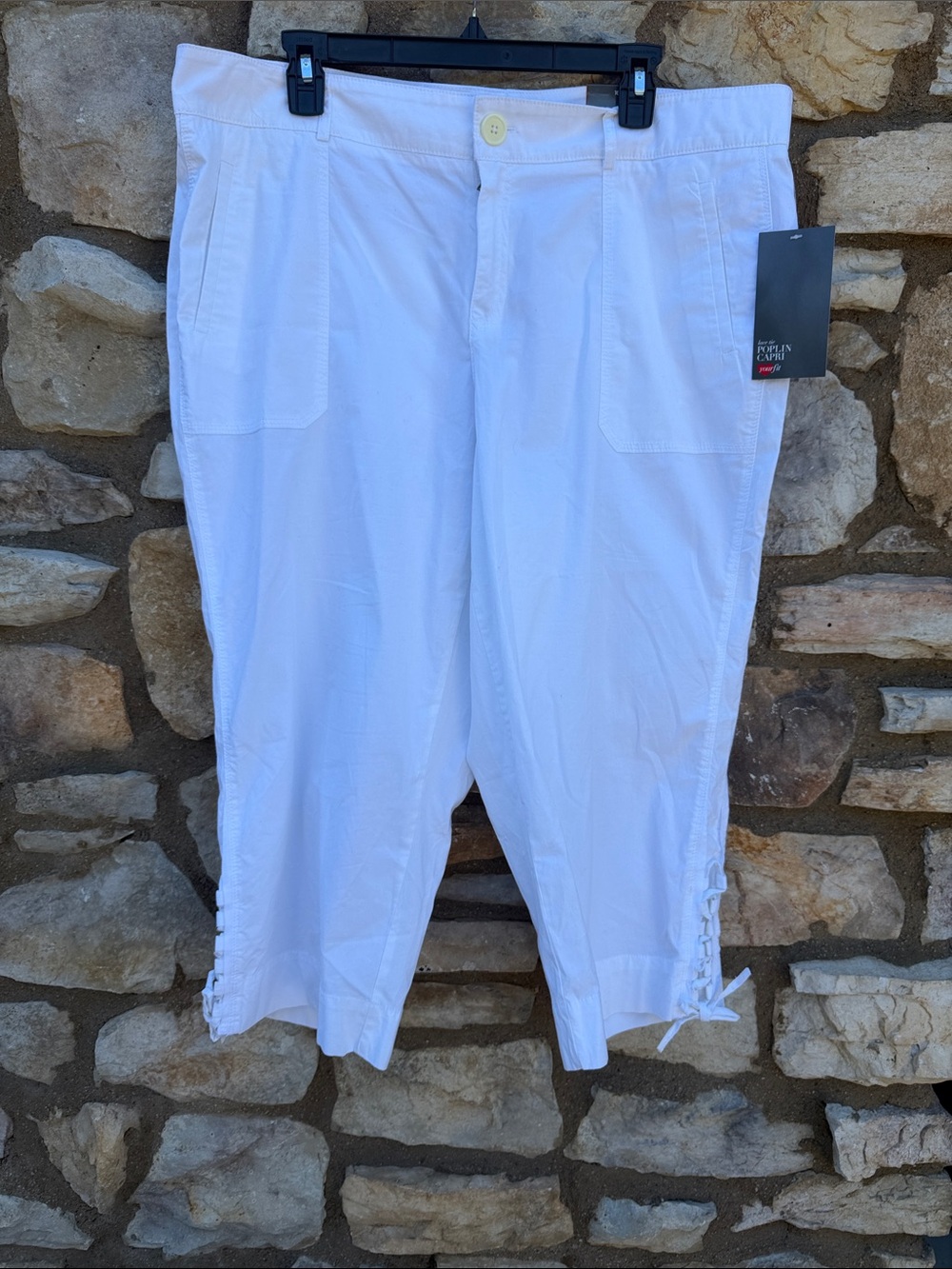 Avenue white poplin capri pants size 18 NEW